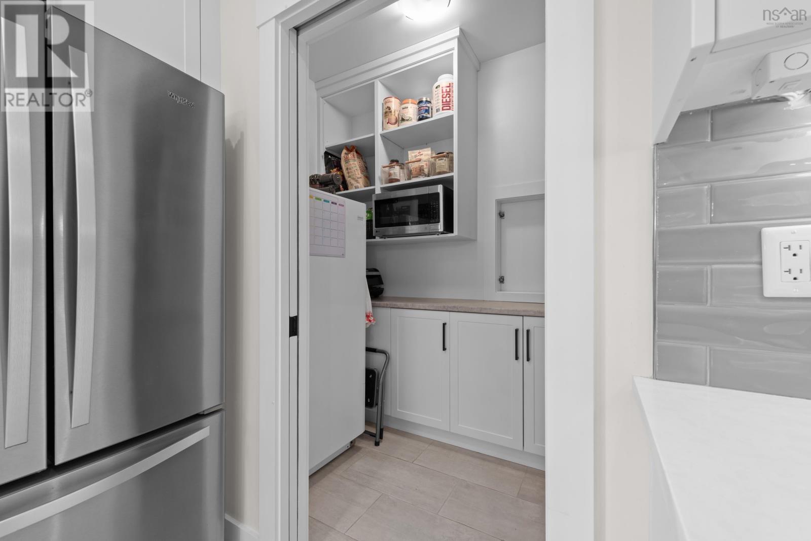 Property 9 of 41 of 37 Samaa Court