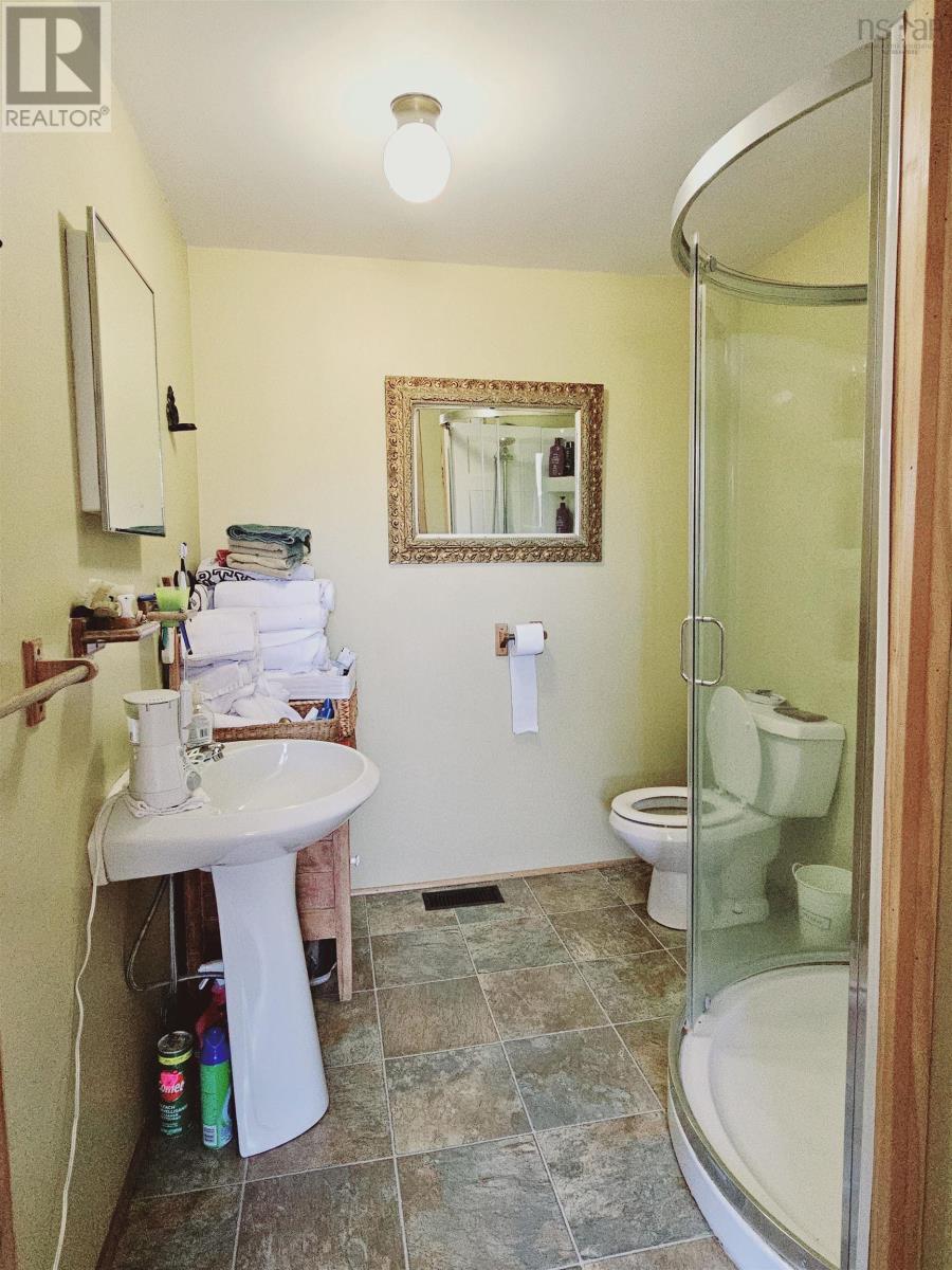 141 River Head Road - 13