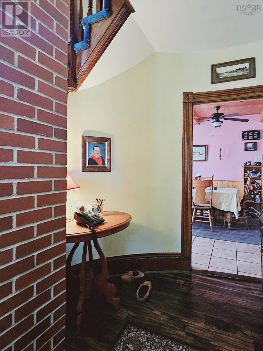141 River Head Road - 14