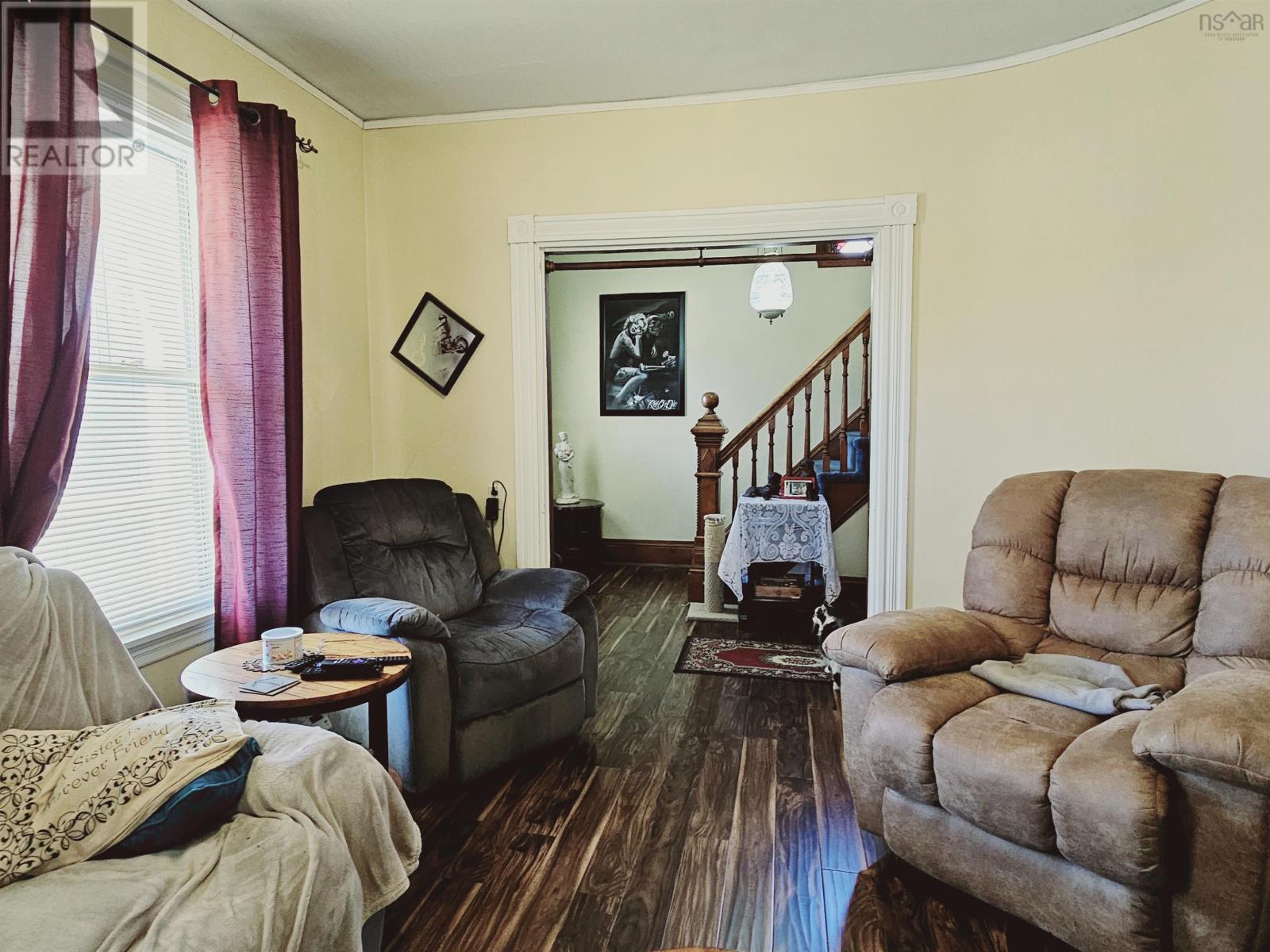 141 River Head Road - 12