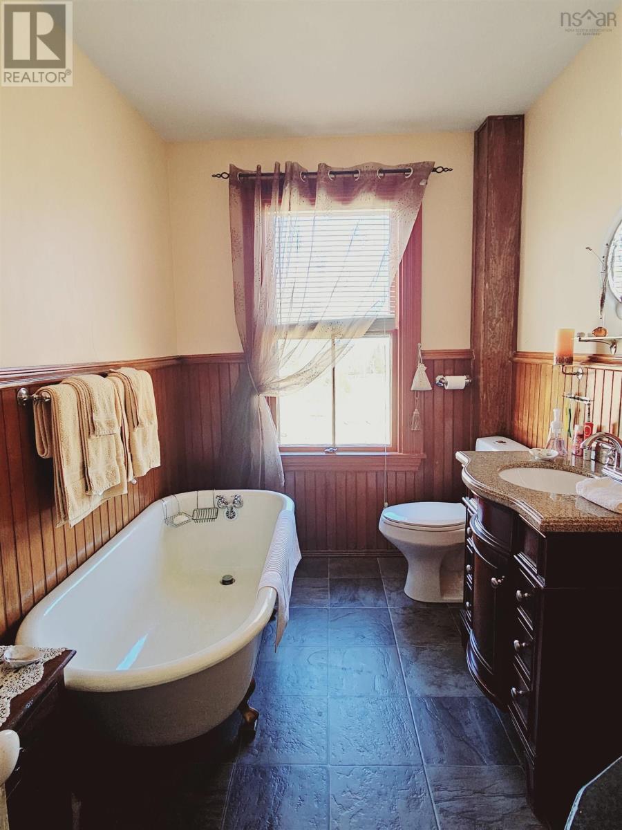 141 River Head Road - 24