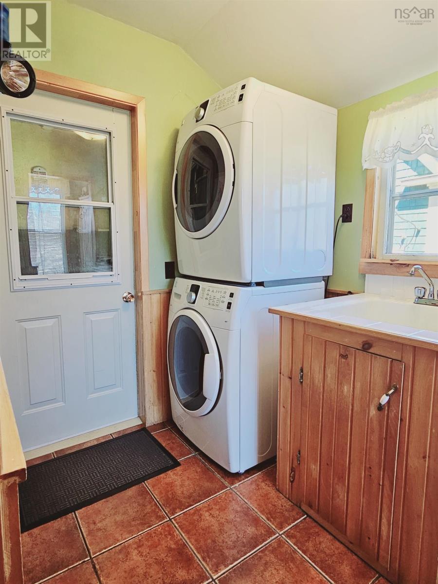 141 River Head Road - 5