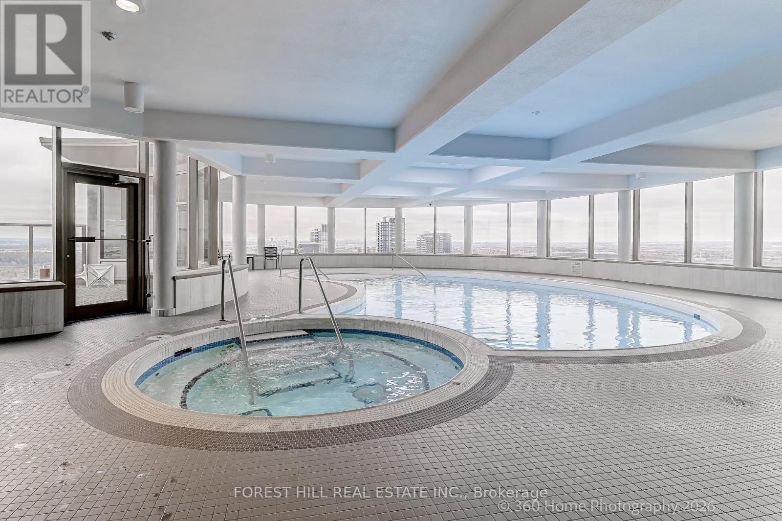 Pool on top floor