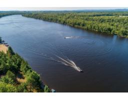 18 Ch. Des Iroquois, L Ile Du Grand Calumet, QC J0X1J0 Photo 10