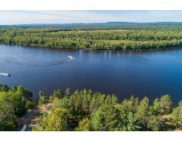 18 Ch. Des Iroquois, L Ile Du Grand Calumet, QC J0X1J0 Photo 6