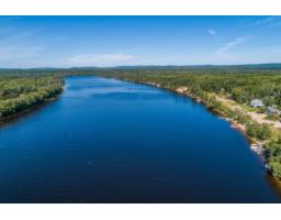 18 Ch. Des Iroquois, L Ile Du Grand Calumet, QC J0X1J0 Photo 11