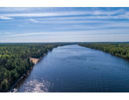 18 Ch. Des Iroquois, L Ile Du Grand Calumet, QC J0X1J0 Photo 16