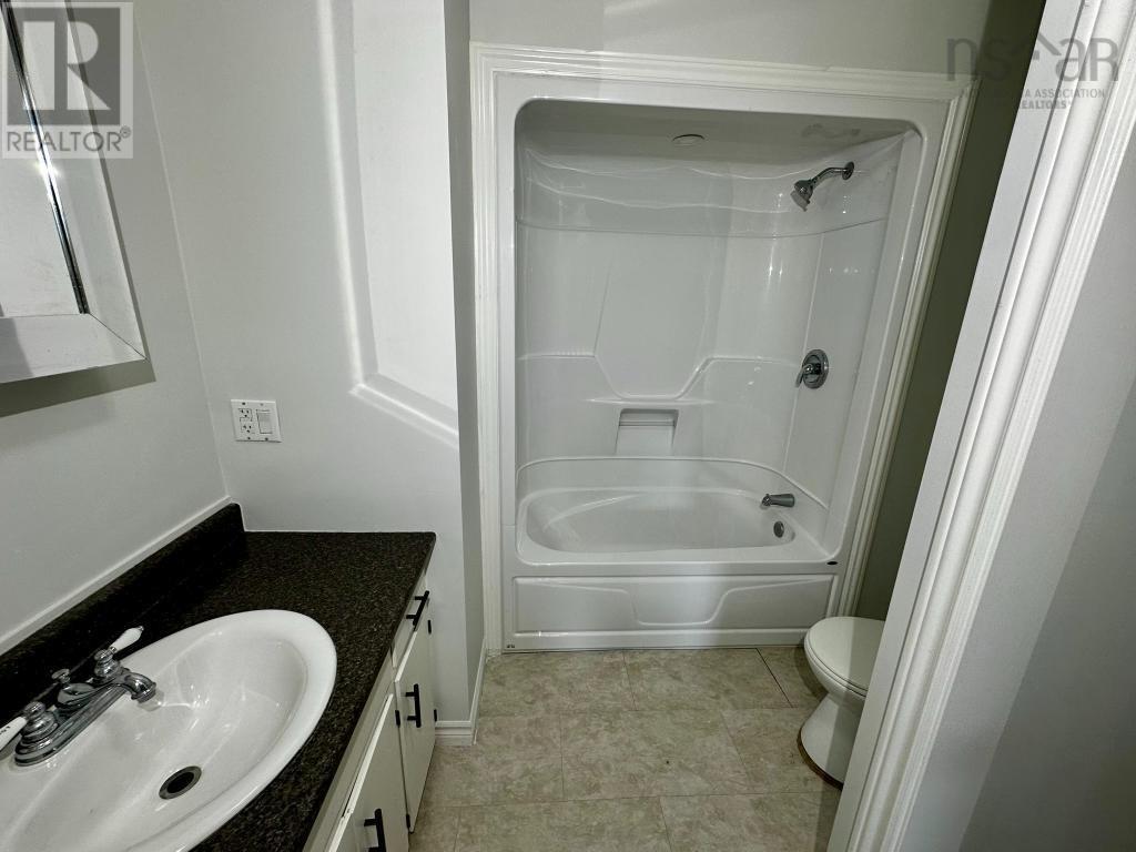 Property 33 of 41 of 18 Jill Street W, Milne Subdivision