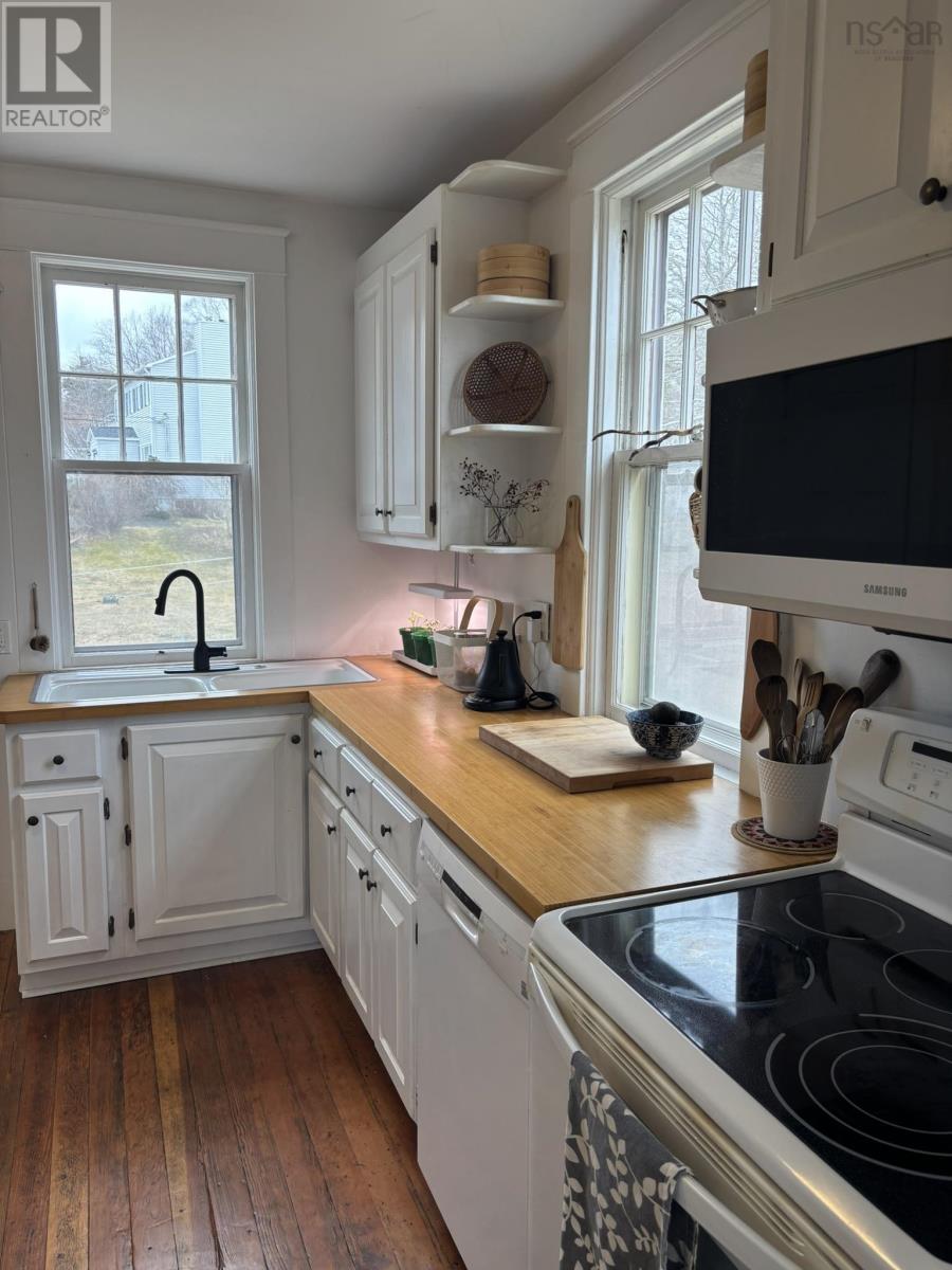 Property 16 of 35 of 32 Old Falls Road