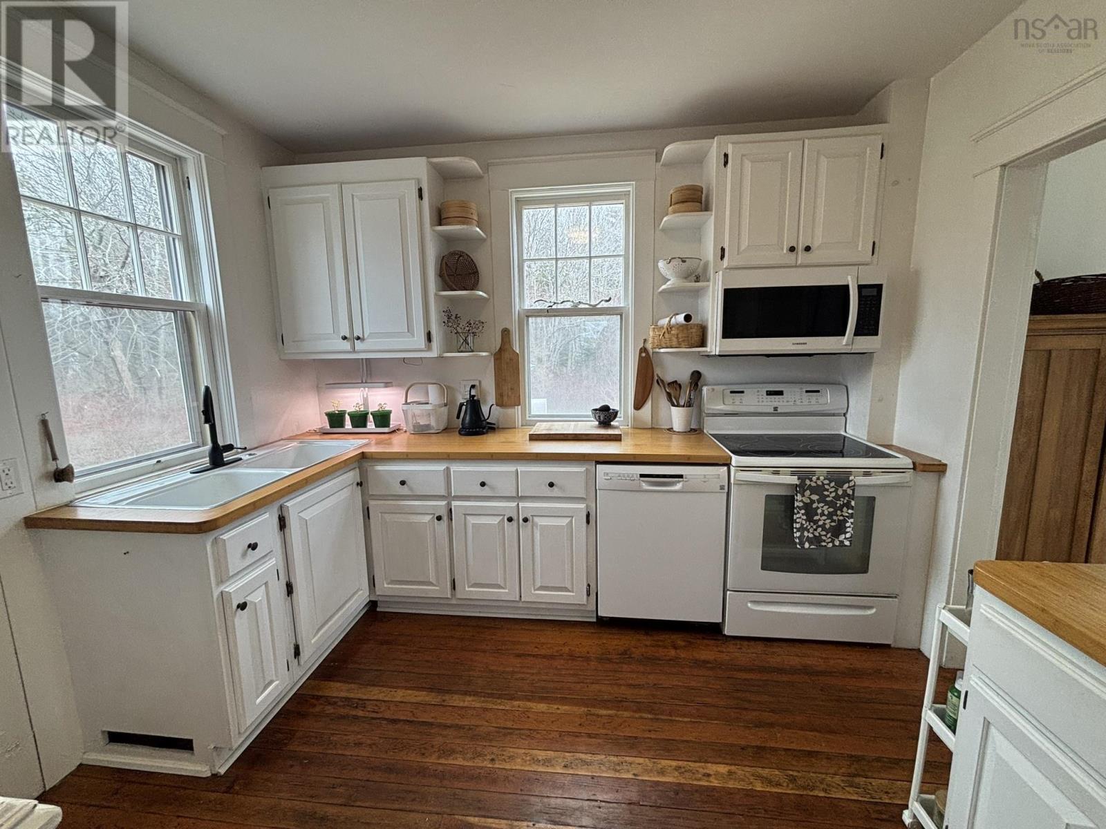 Property 12 of 35 of 32 Old Falls Road