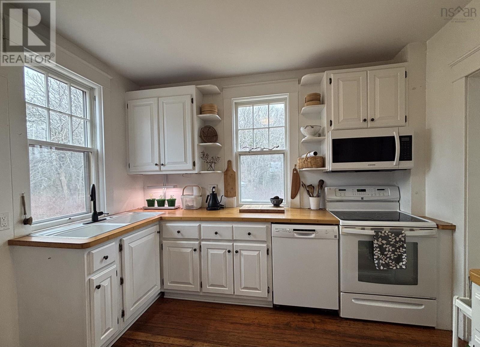 Property 11 of 35 of 32 Old Falls Road