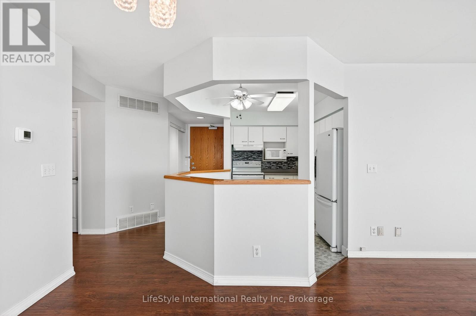 #306 208 SILVERCREEK PARKWAY N - 5