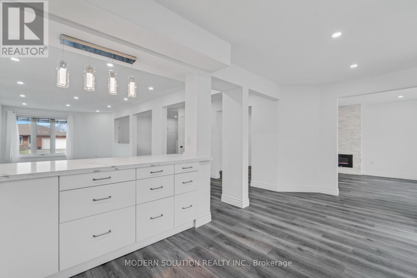 168 FUSILIER DRIVE - 22