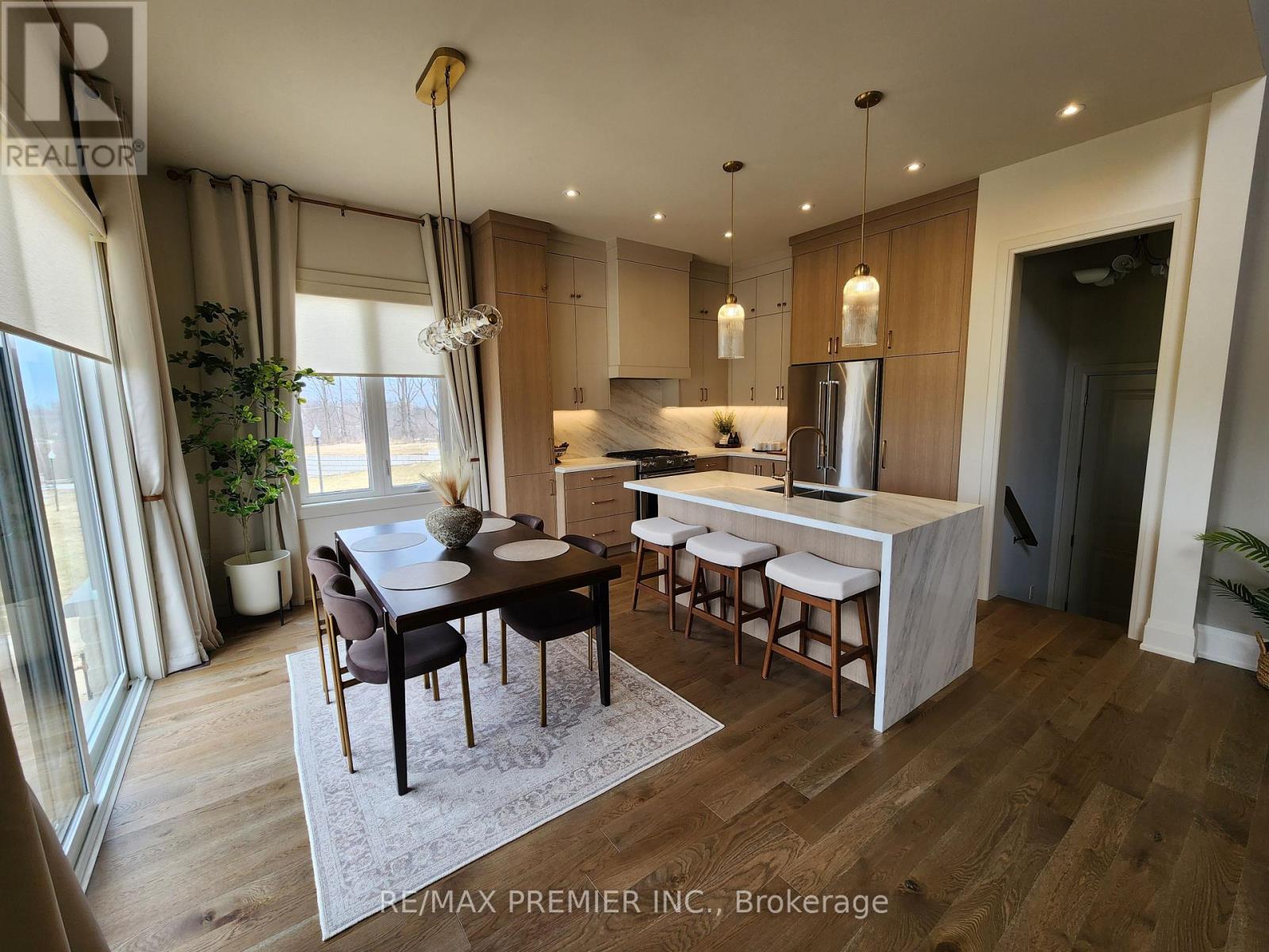 1 HILTON LANE - 17