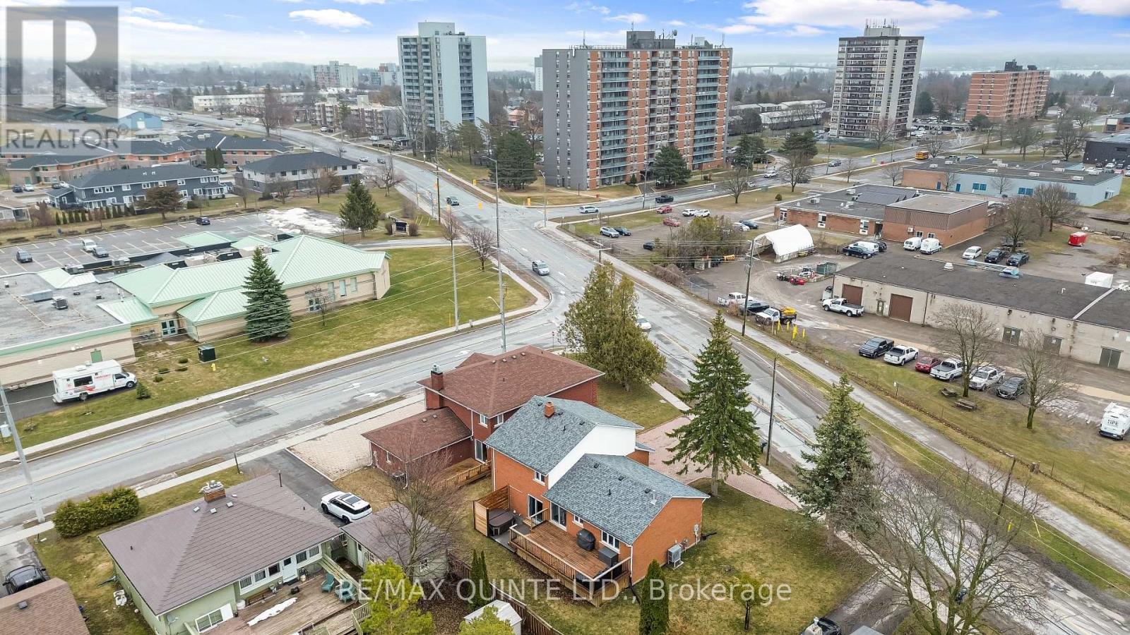 310 BRIDGE STREET W - 10