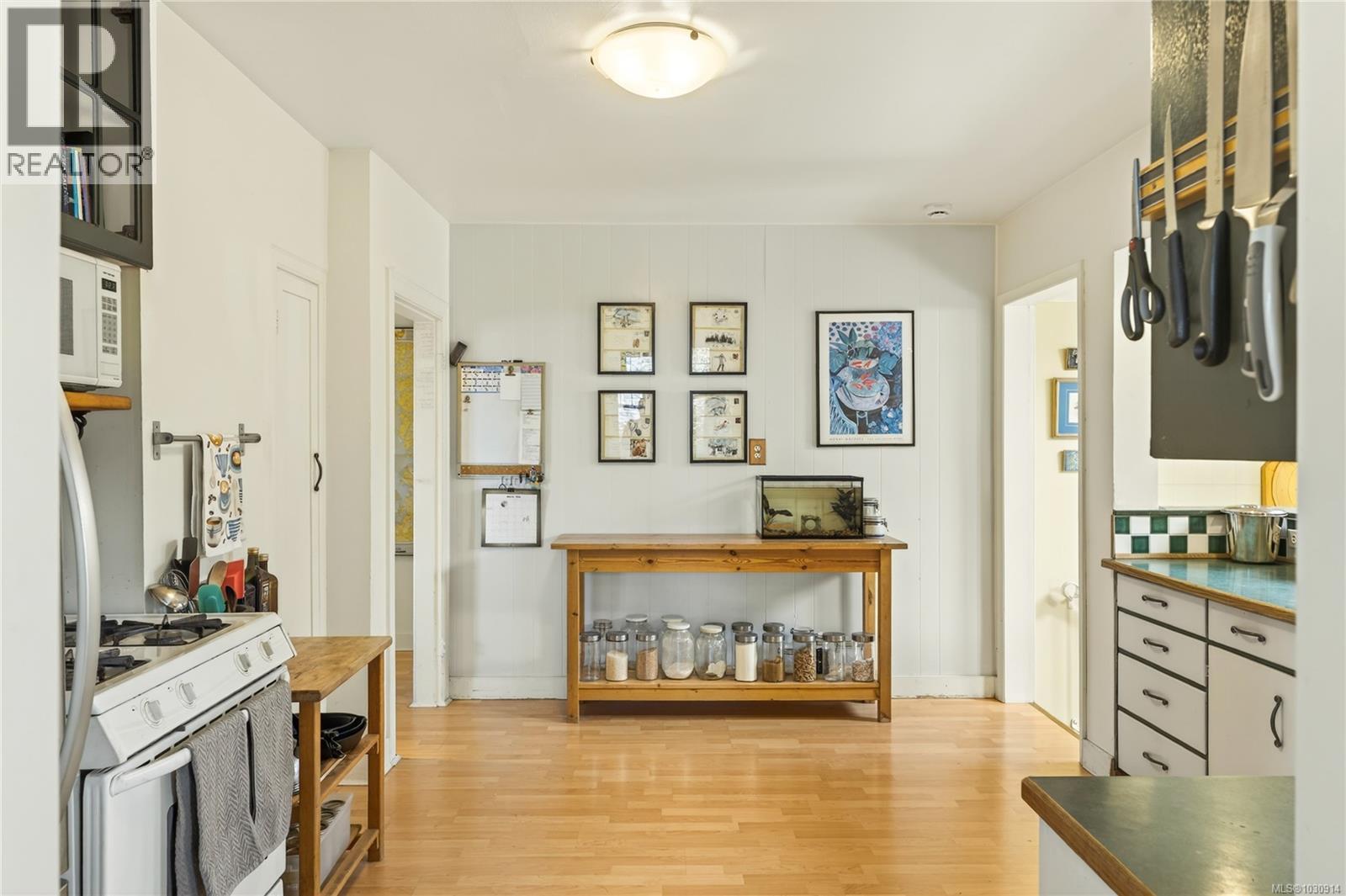 225 Harvey St - 16