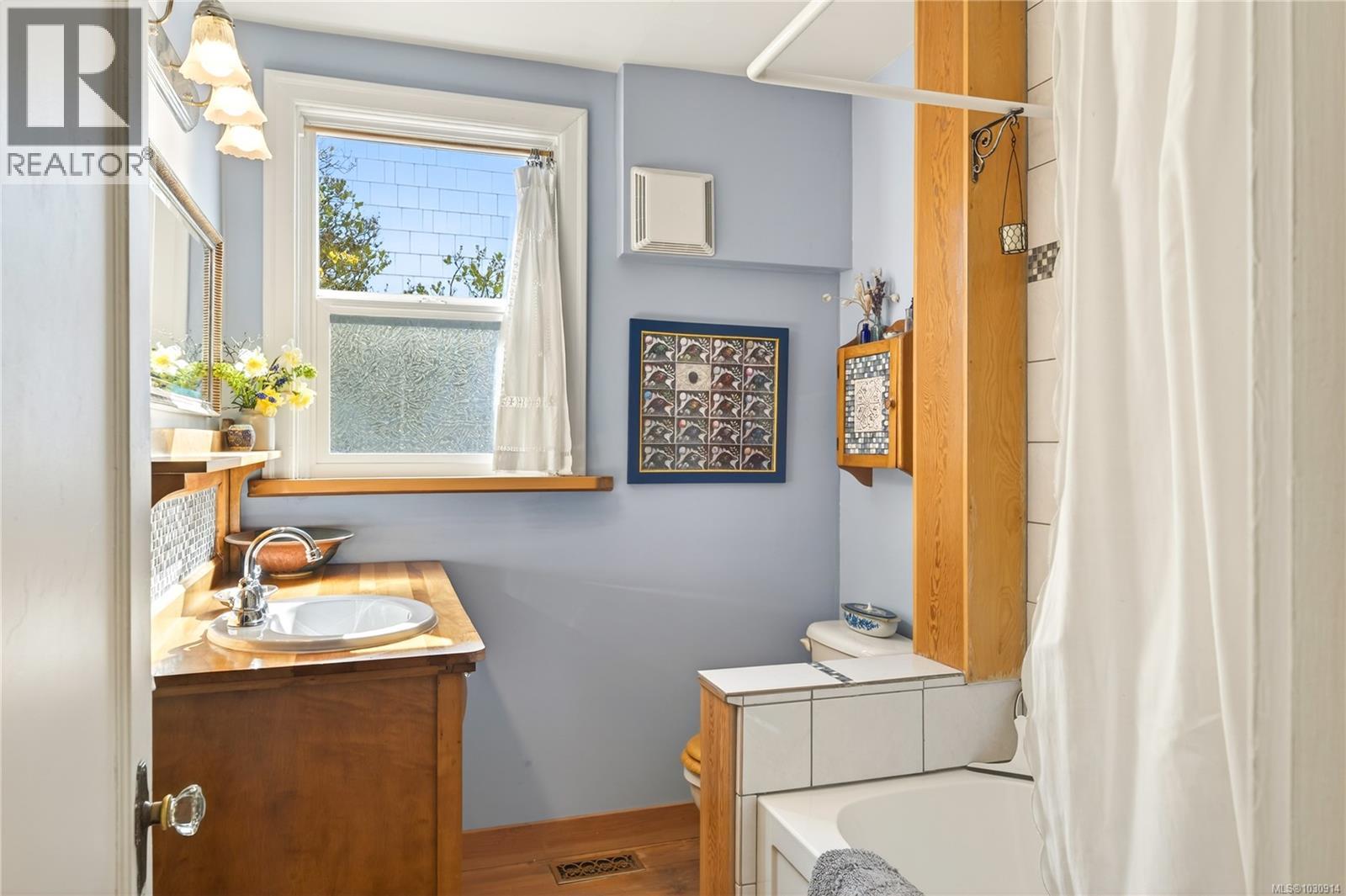 225 Harvey St - 28