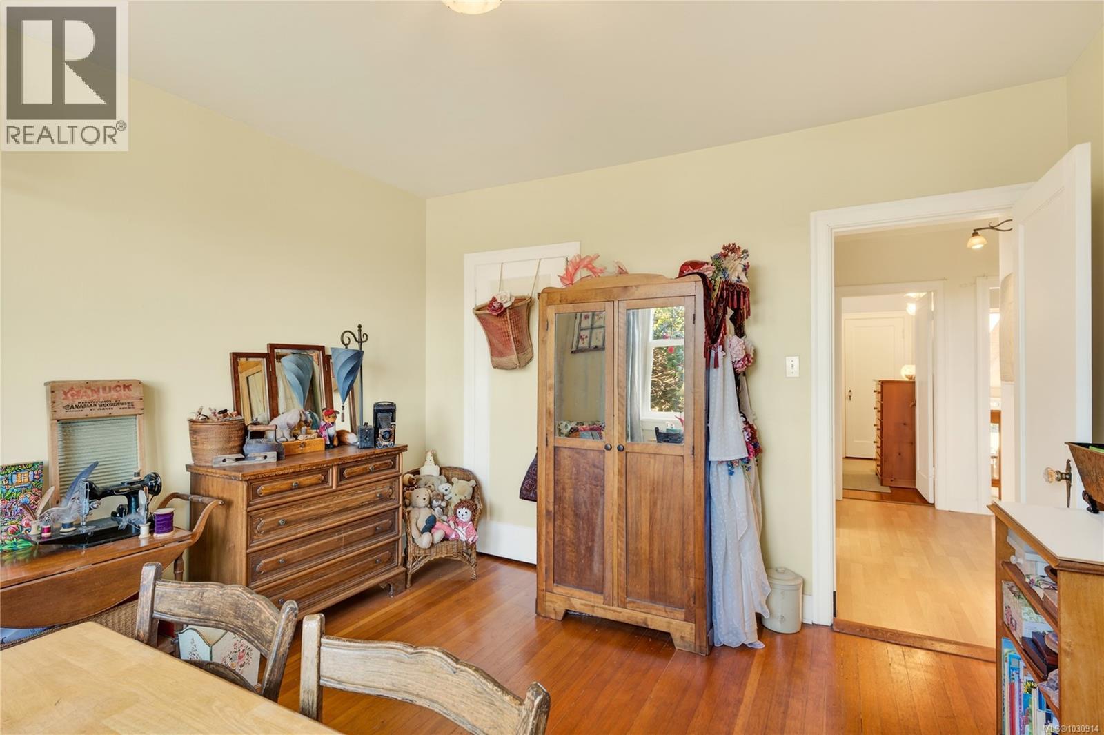 225 Harvey St - 32