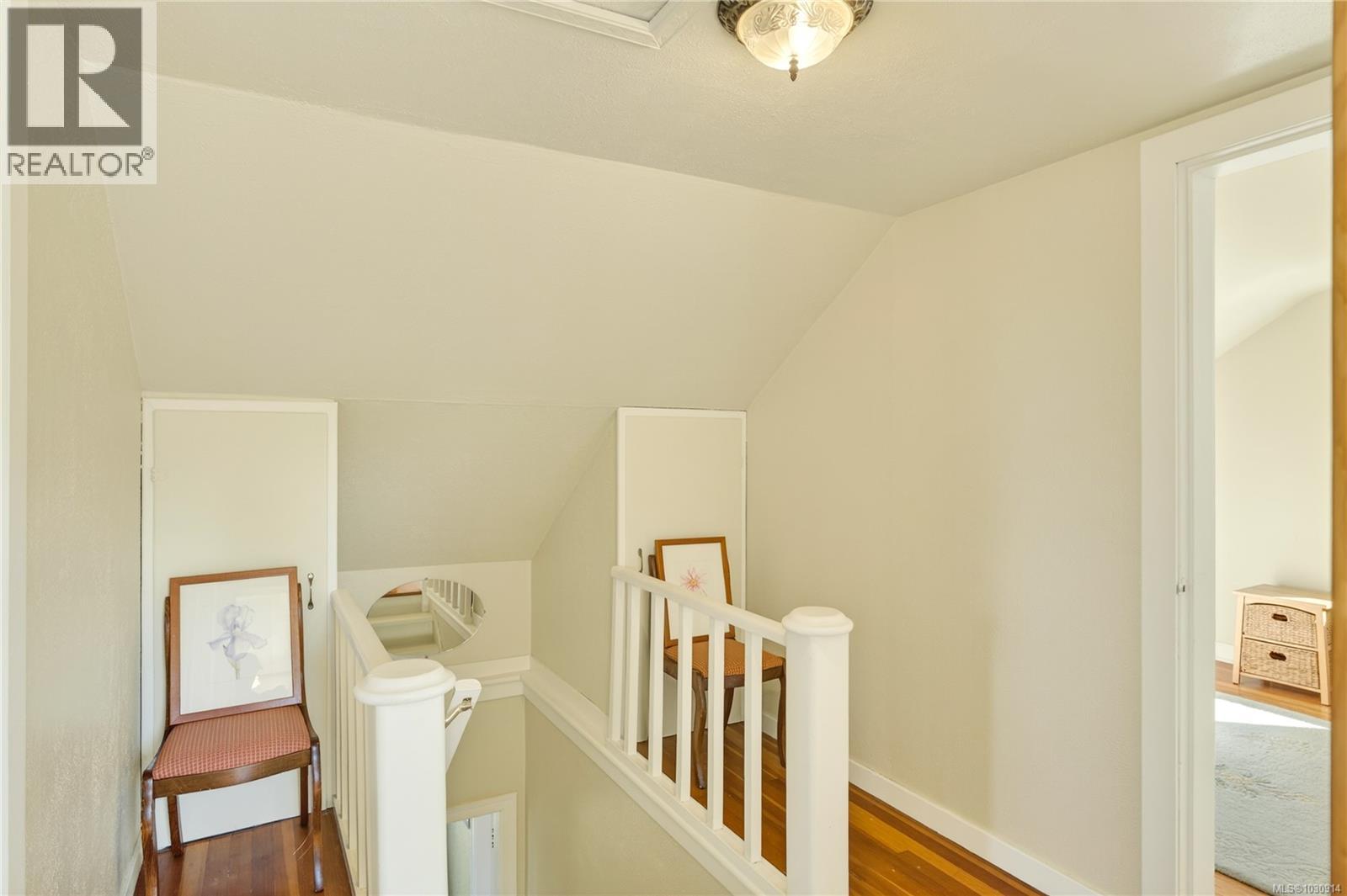 225 Harvey St - 43