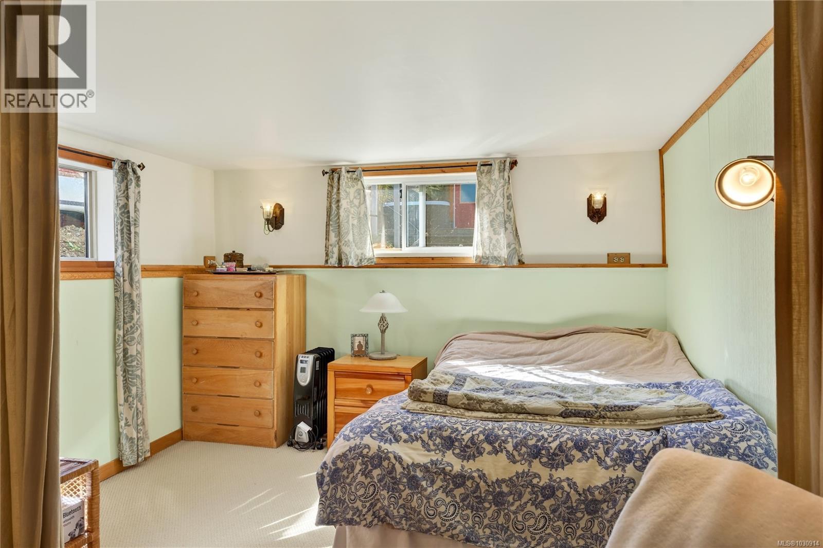 225 Harvey St - 49