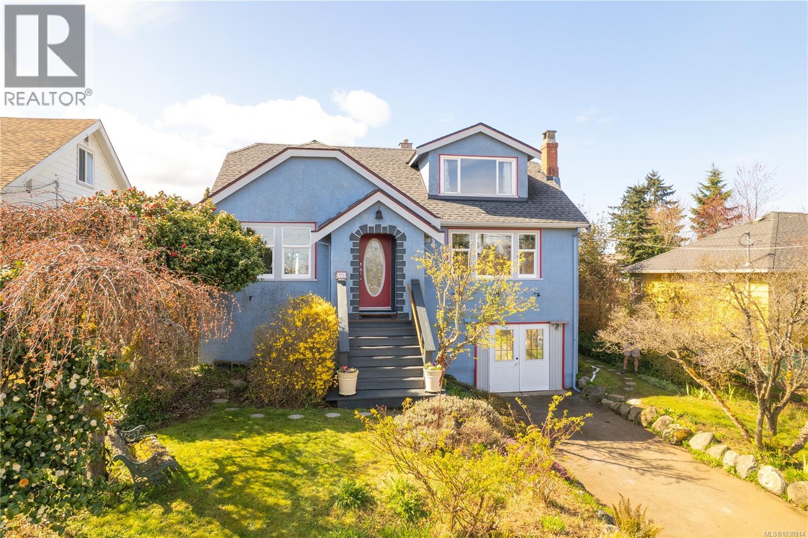 225 Harvey St - 54