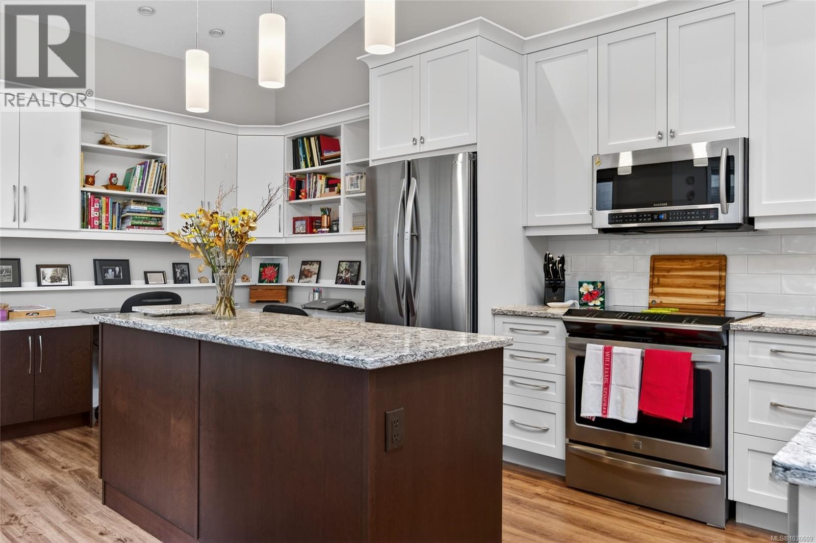 #2 885 BERWICK RD S - 10