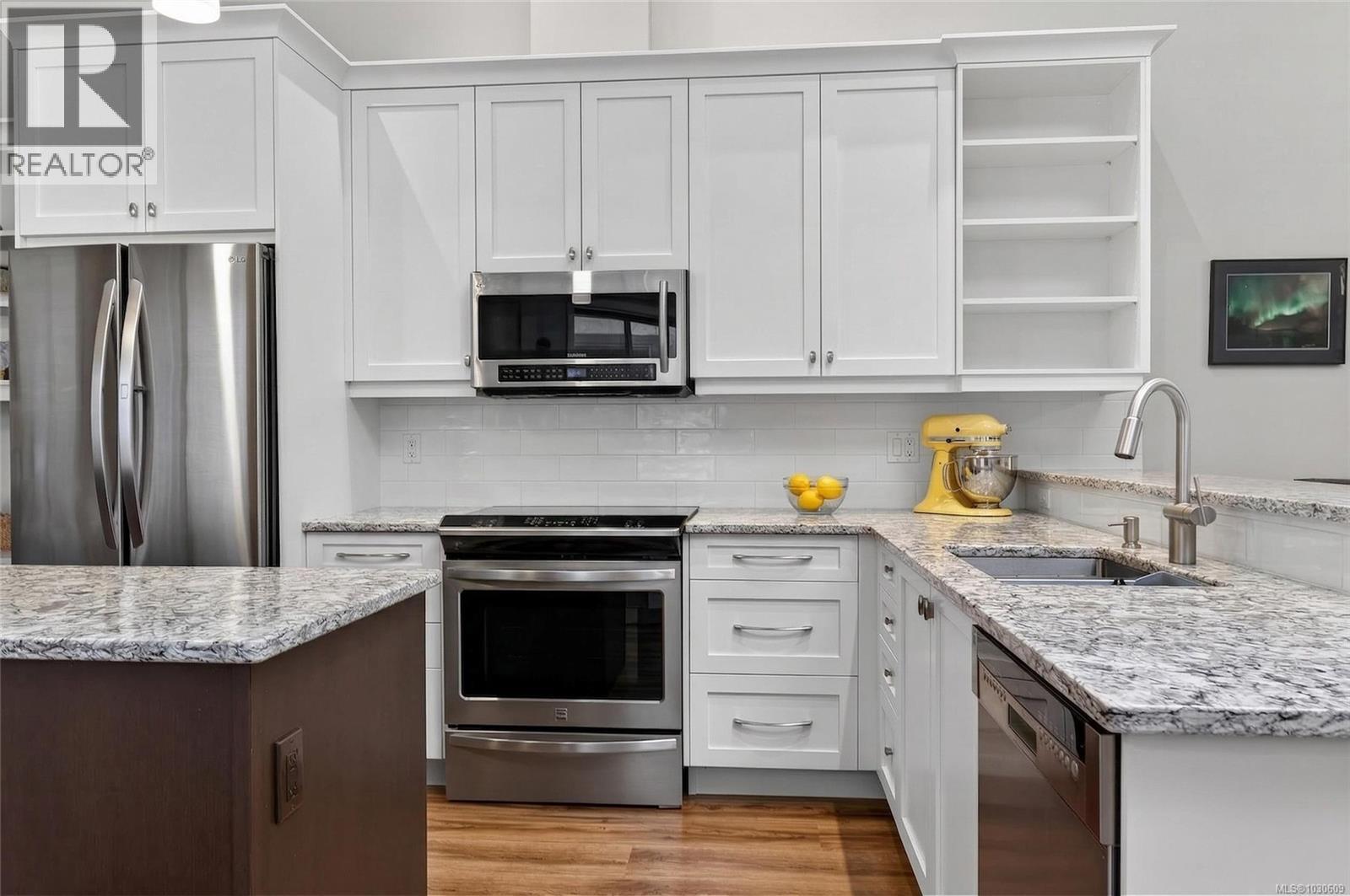 #2 885 BERWICK RD S - 13