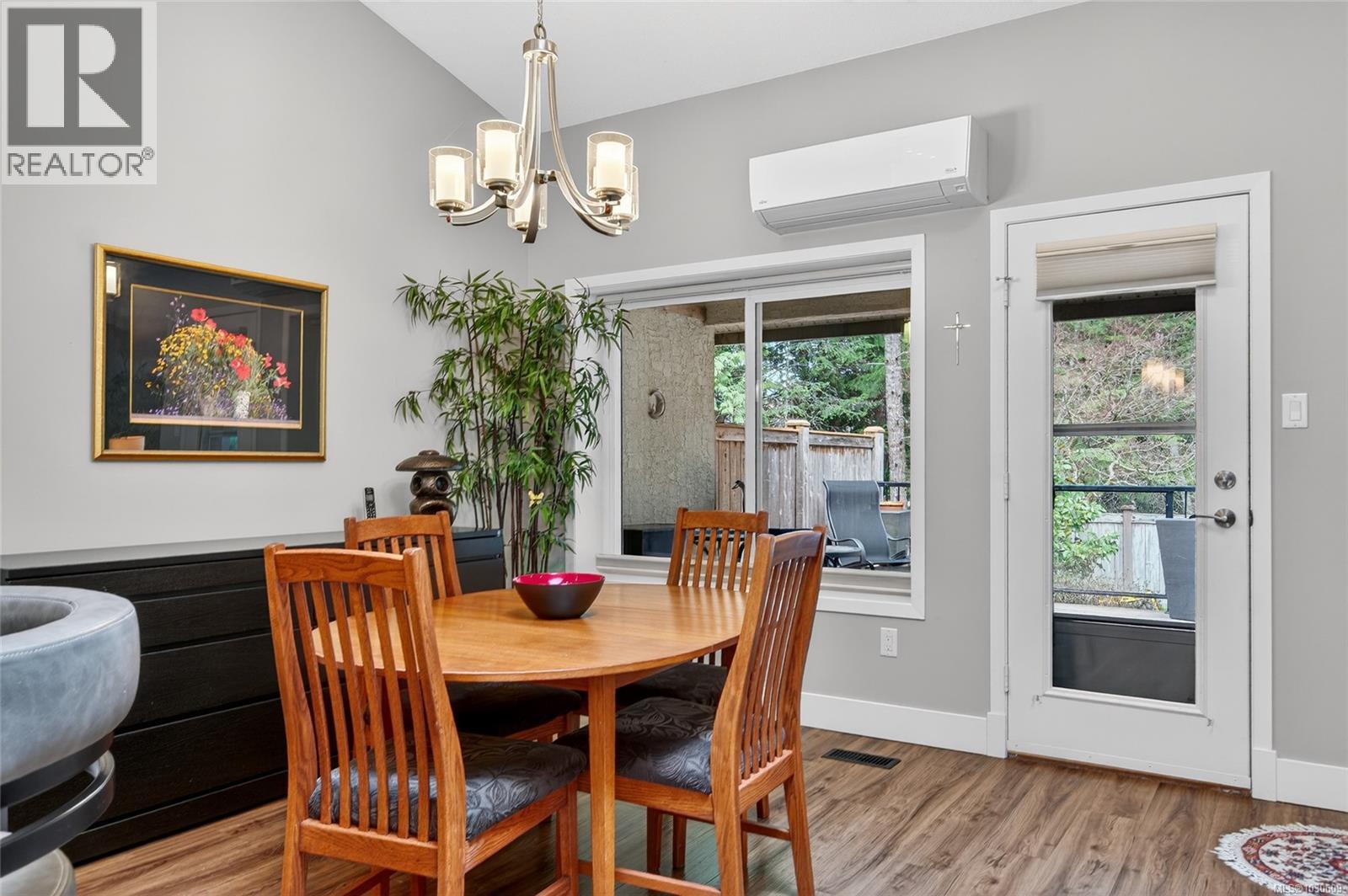 #2 885 BERWICK RD S - 17