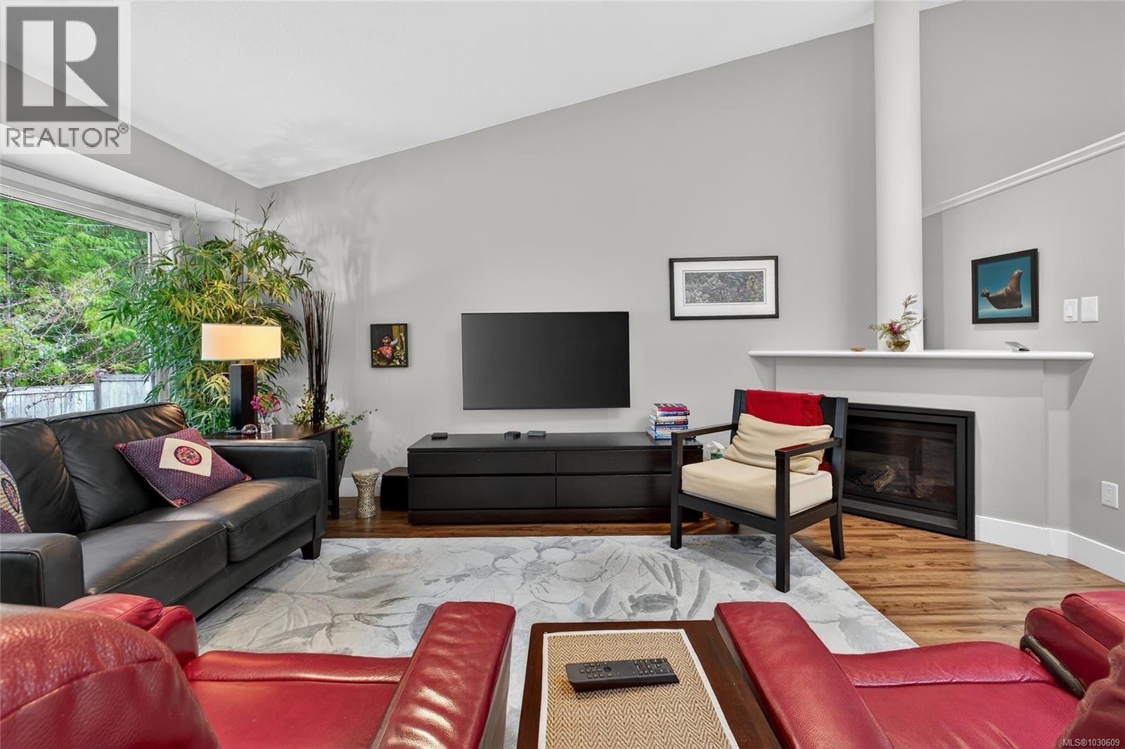 #2 885 BERWICK RD S - 19