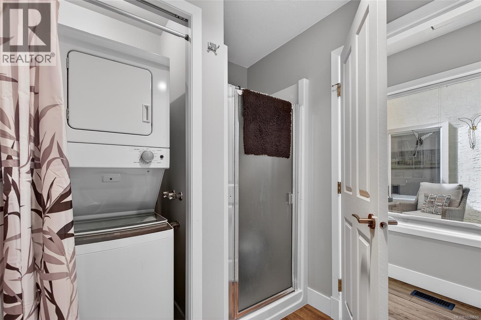 #2 885 BERWICK RD S - 36