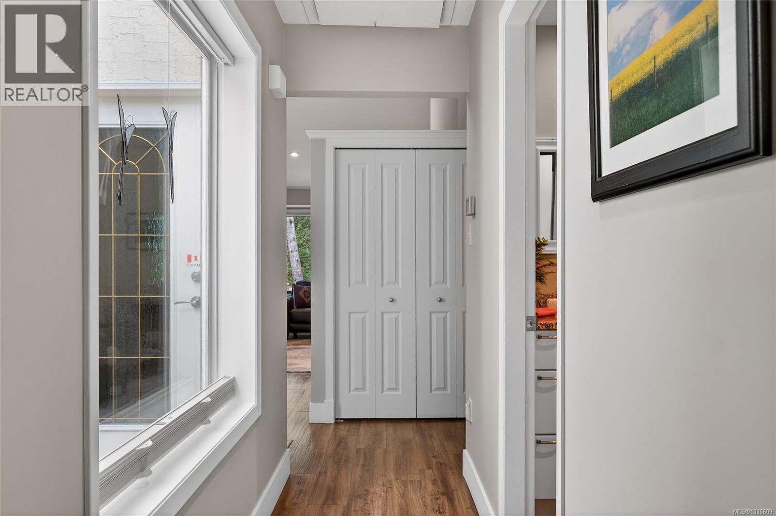 #2 885 BERWICK RD S - 37