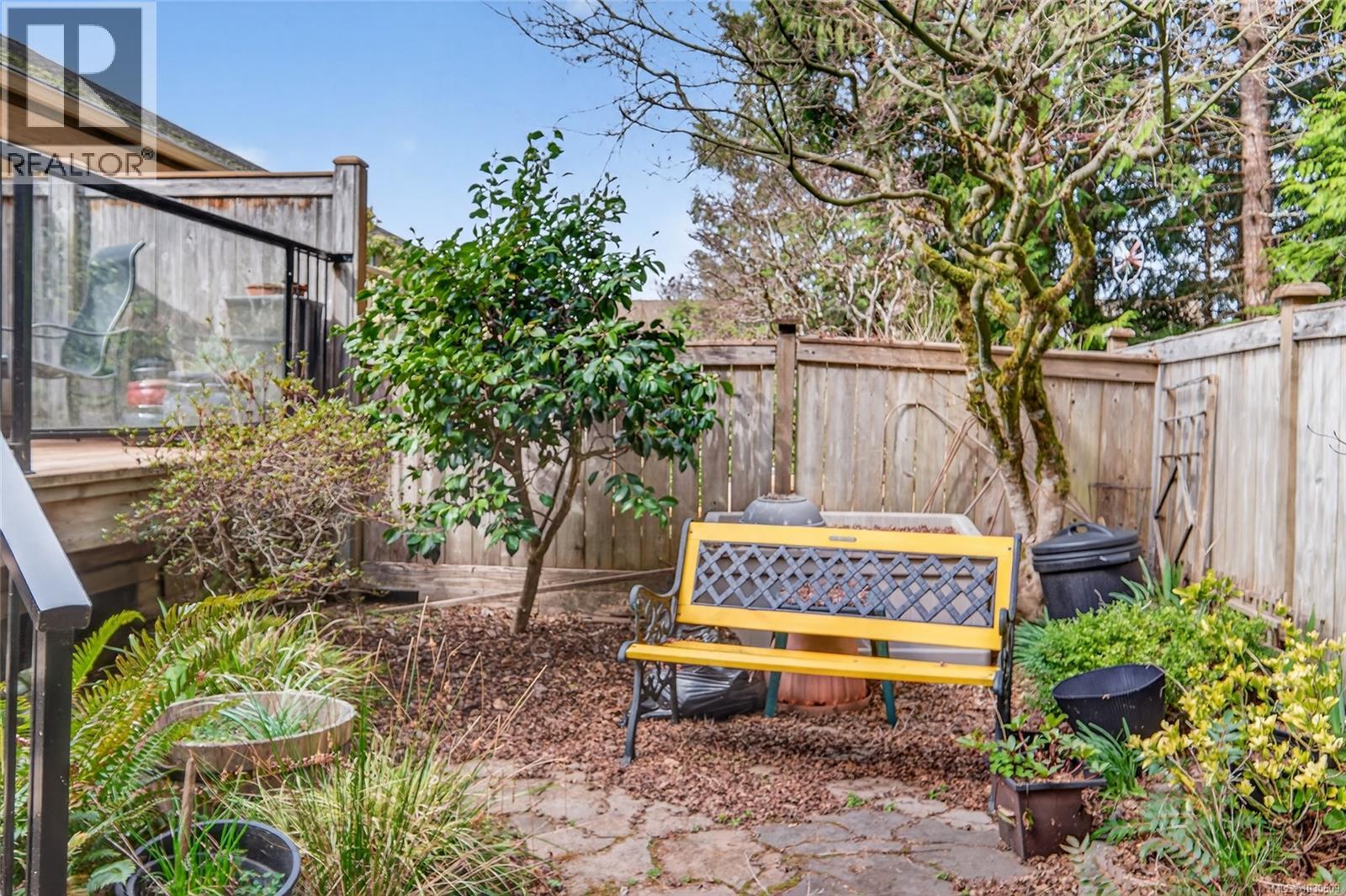 #2 885 BERWICK RD S - 38