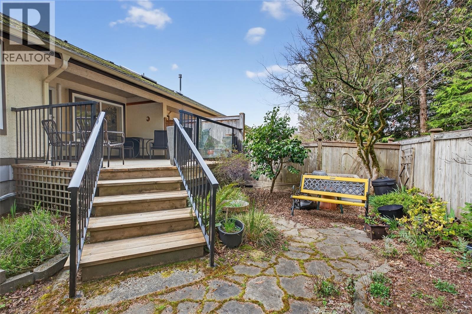 #2 885 BERWICK RD S - 39