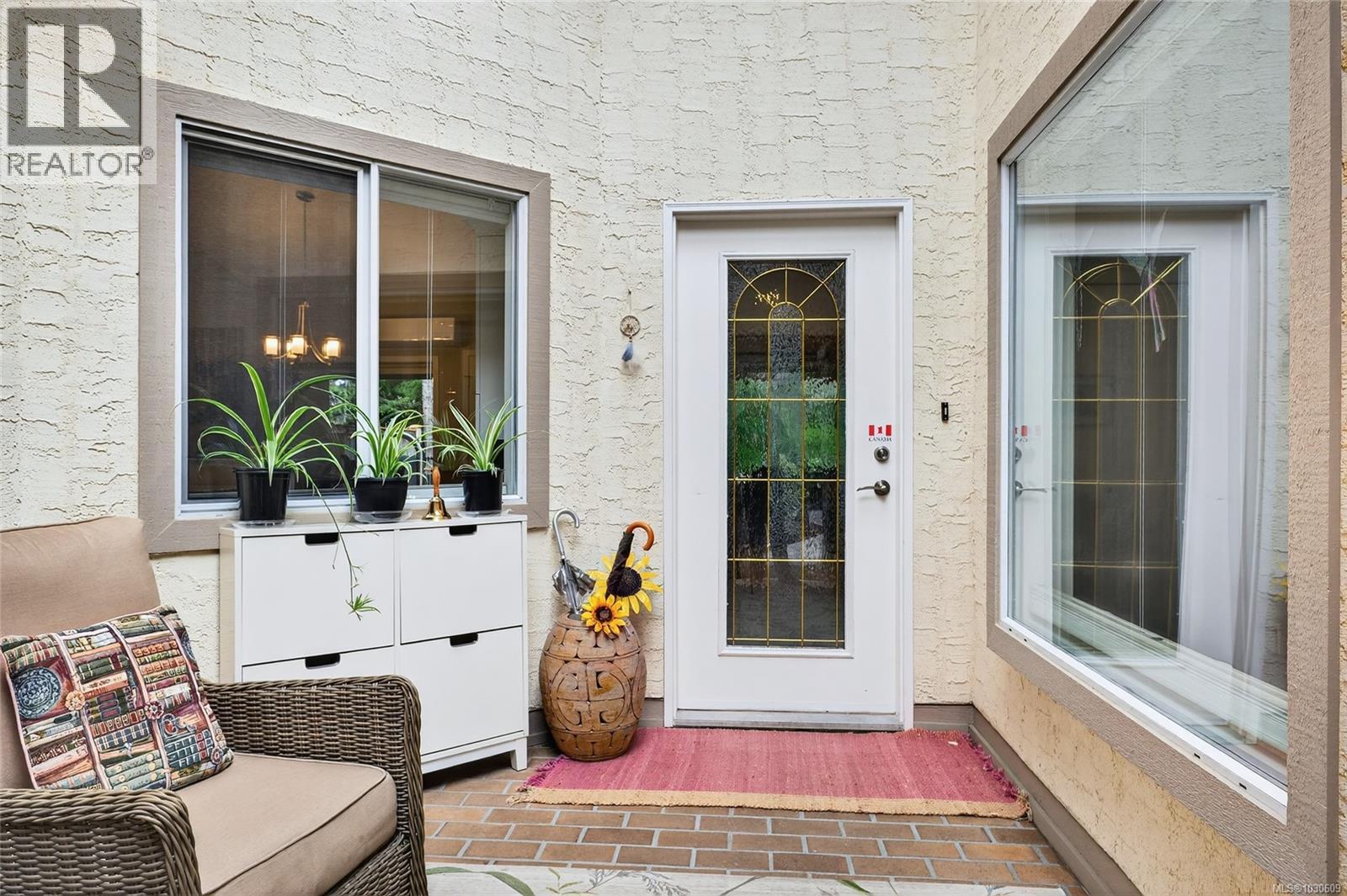 #2 885 BERWICK RD S - 5