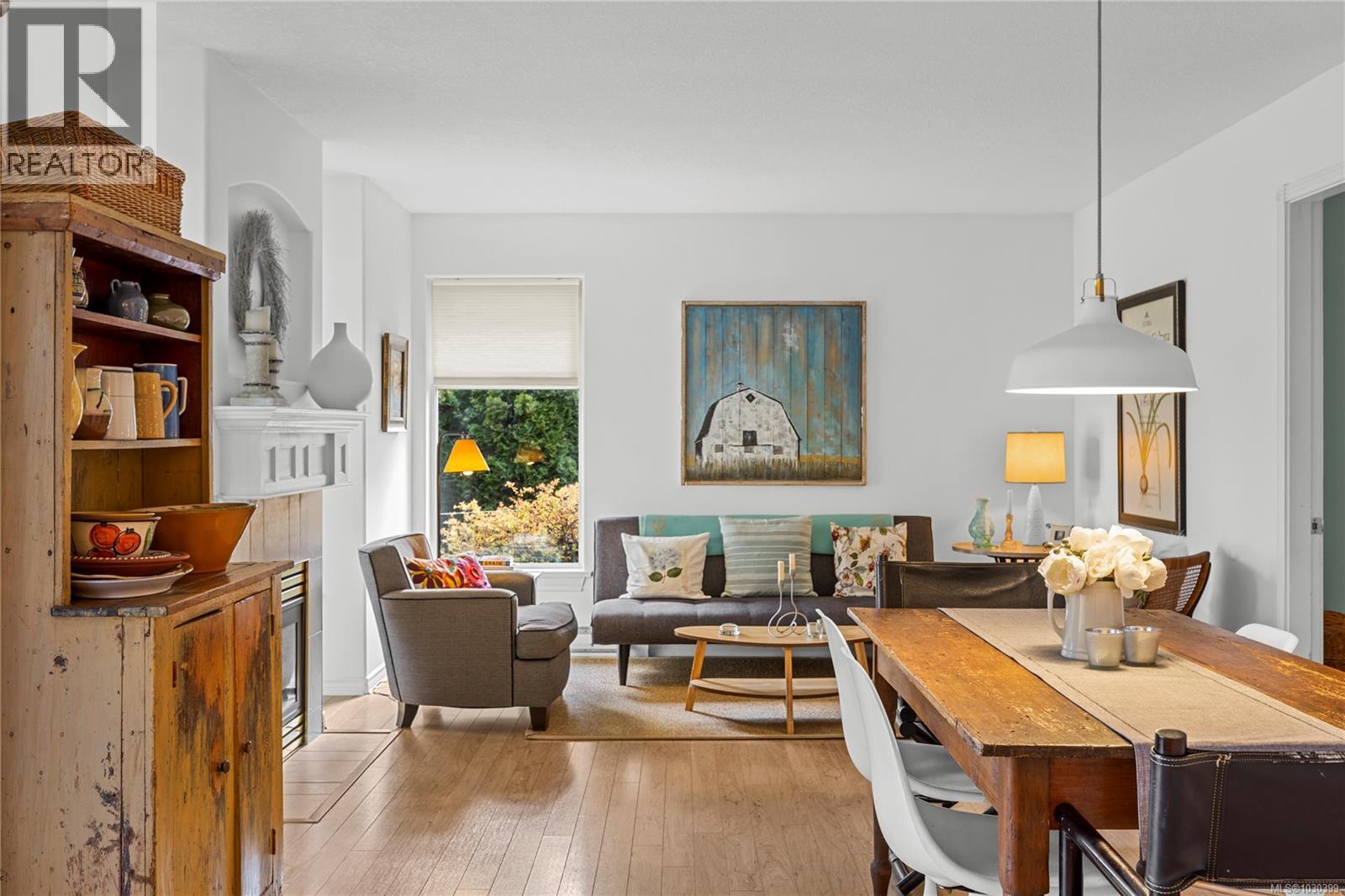 #2 290 Corfield St S - 5