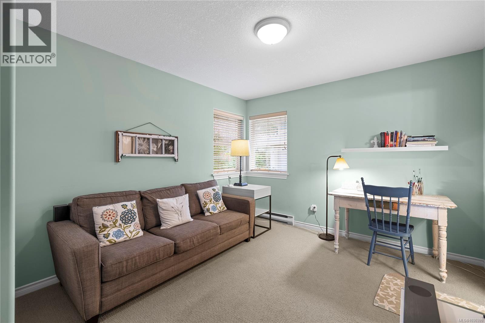 #2 290 Corfield St S - 6