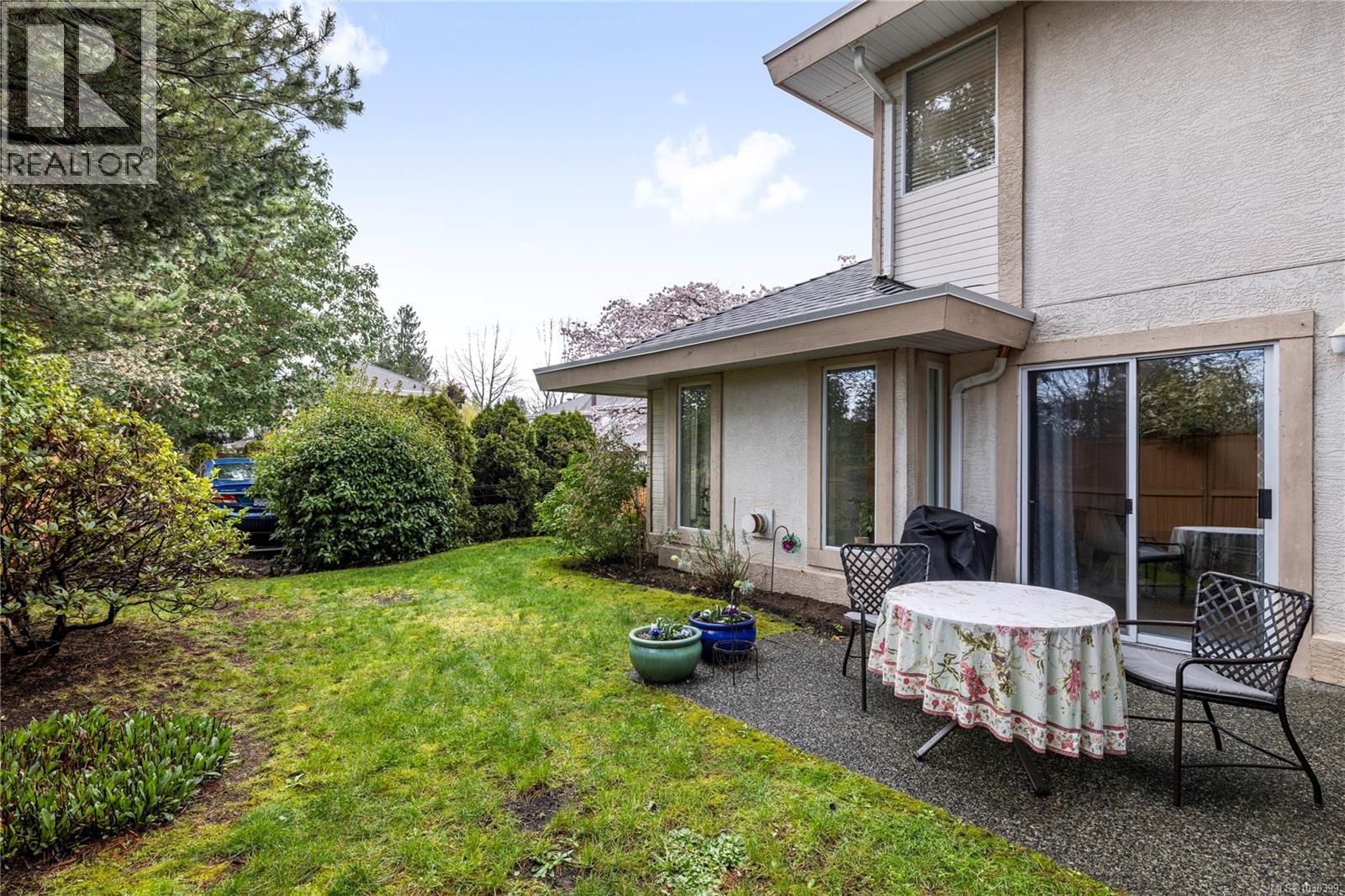 #2 290 Corfield St S - 8