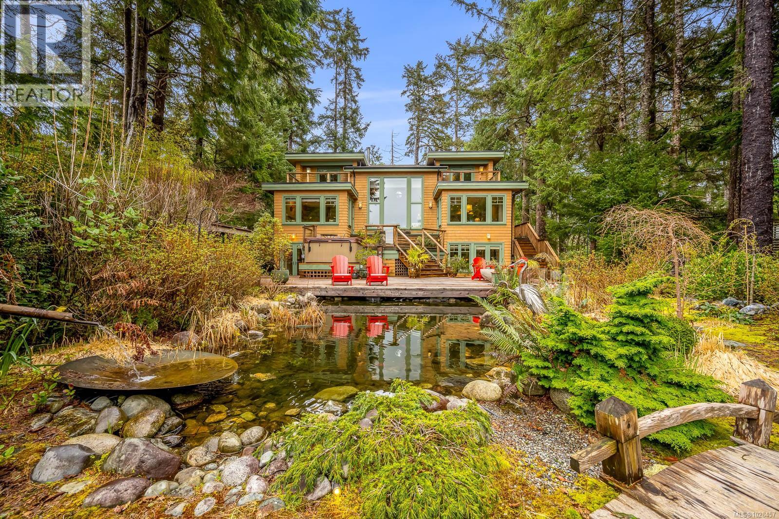 1257 Lynn Rd, Tofino