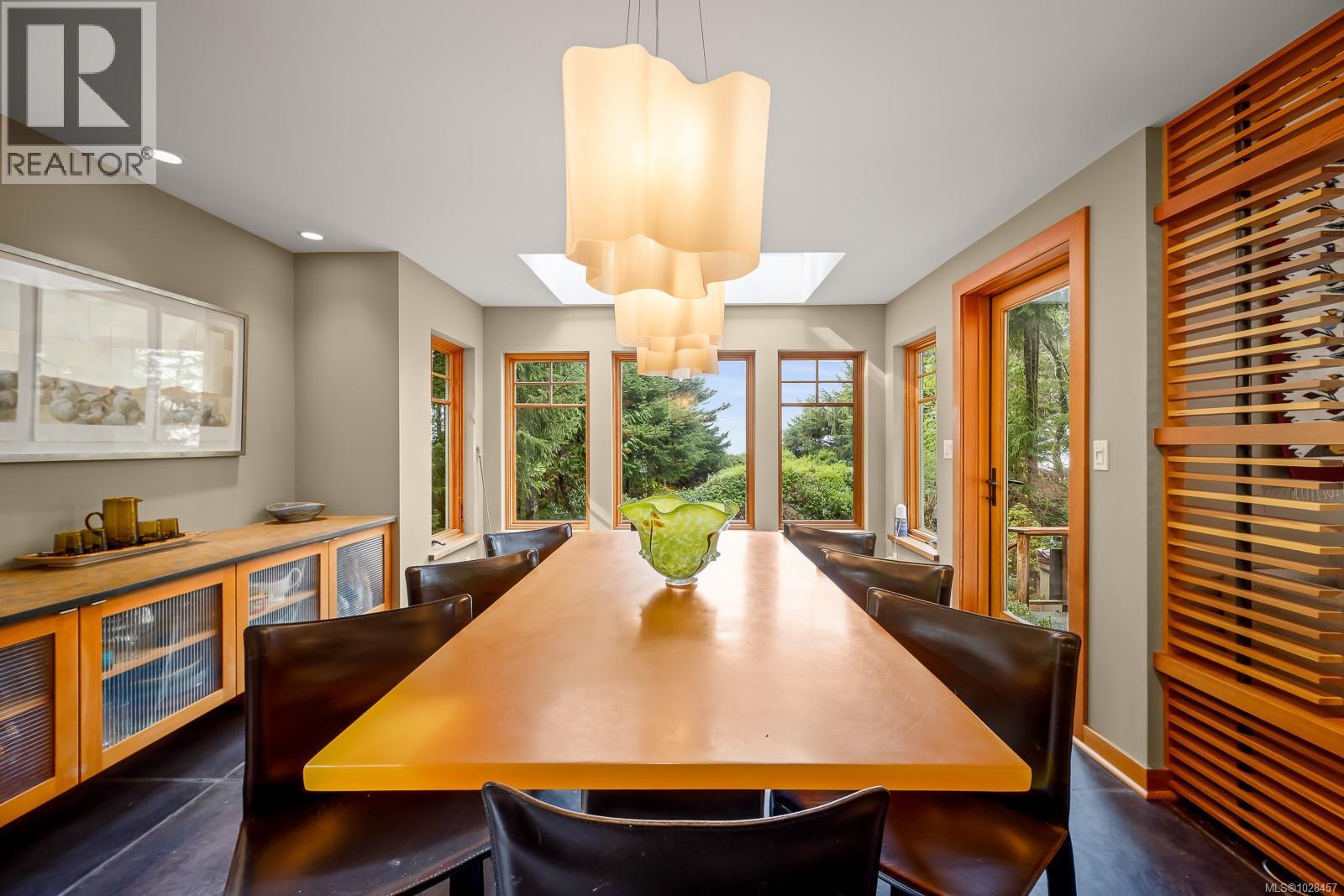 1257 Lynn Rd, Tofino