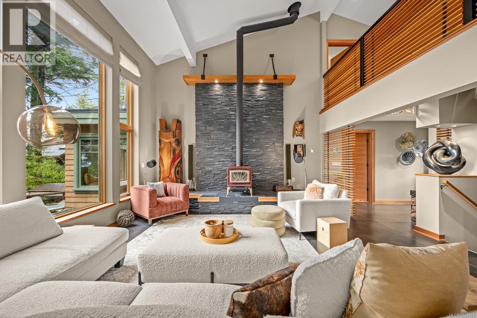 1257 Lynn Rd, Tofino