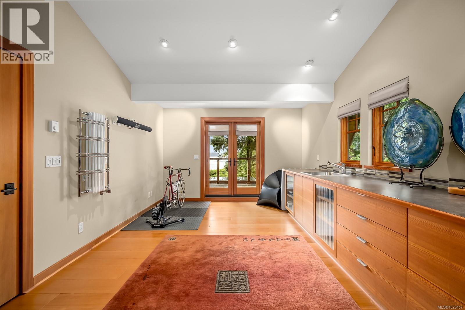 1257 Lynn Rd, Tofino