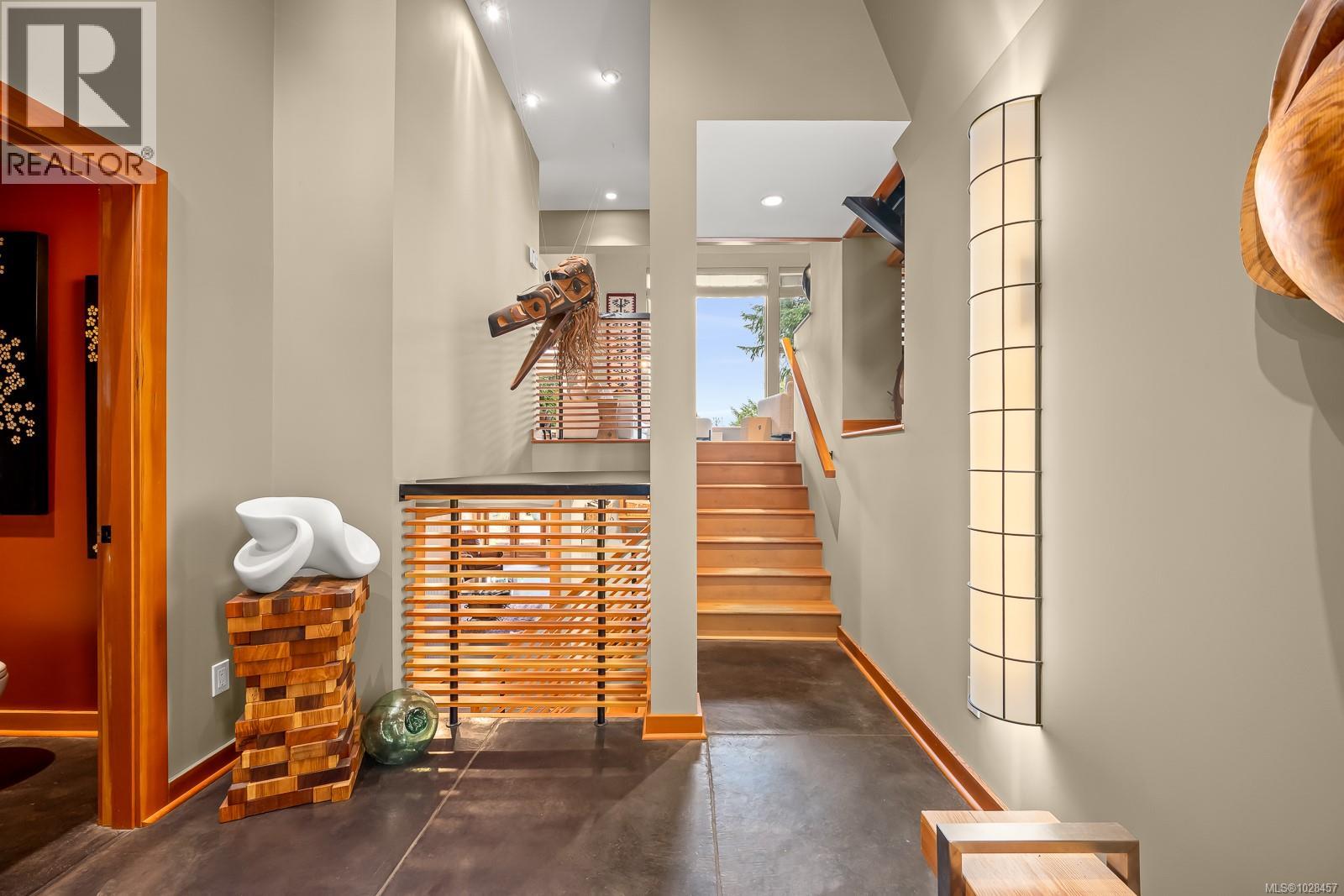 1257 Lynn Rd, Tofino