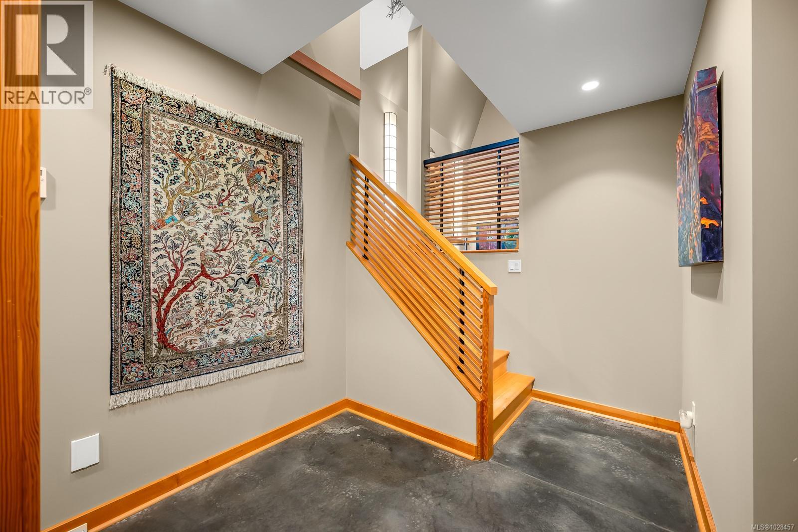 1257 Lynn Rd, Tofino