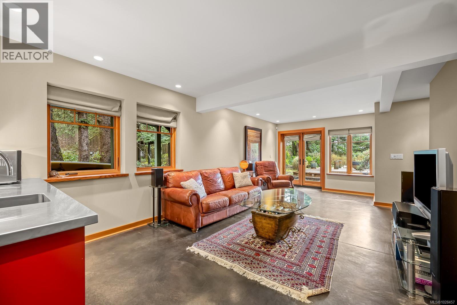 1257 Lynn Rd, Tofino