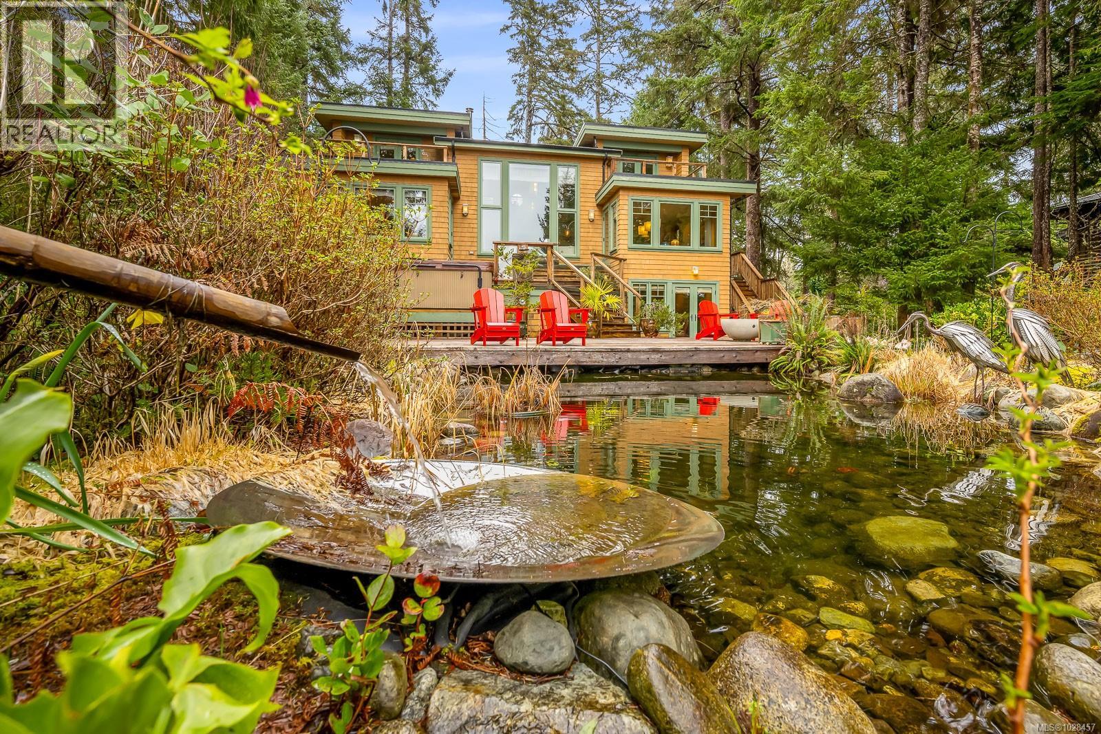 1257 Lynn Rd, Tofino