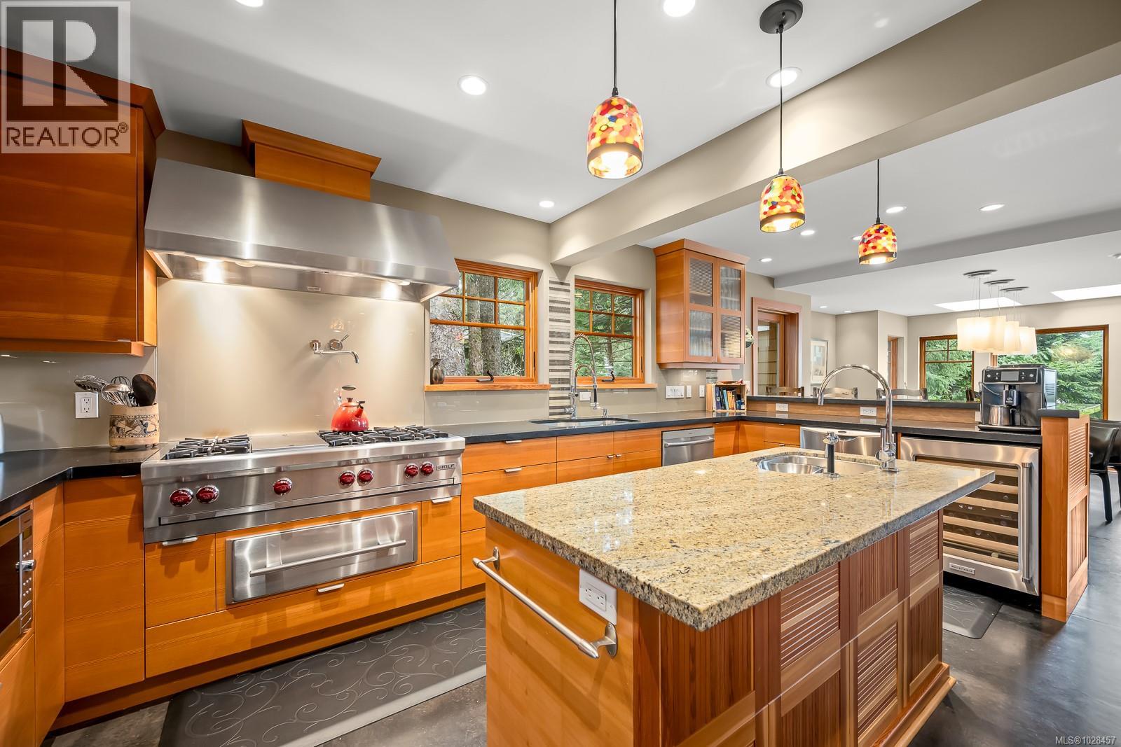 1257 Lynn Rd, Tofino