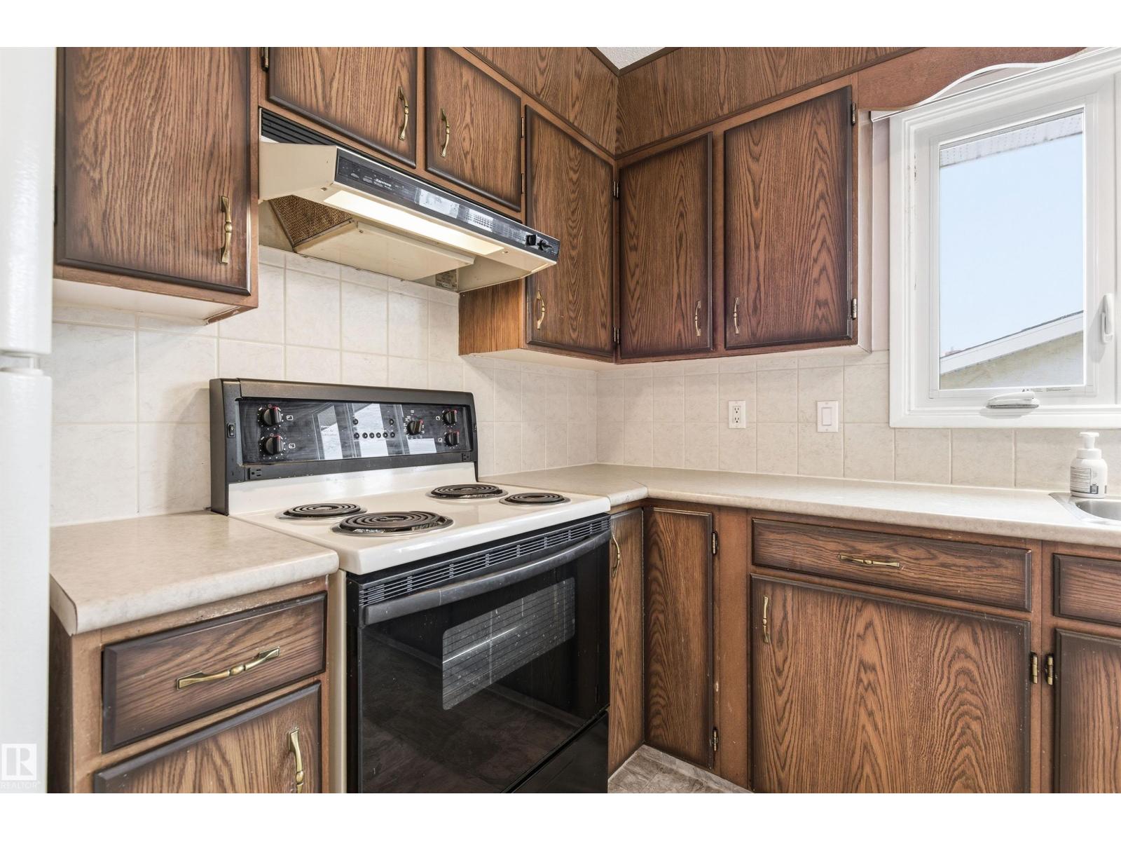 16303 111 ST NW, Edmonton