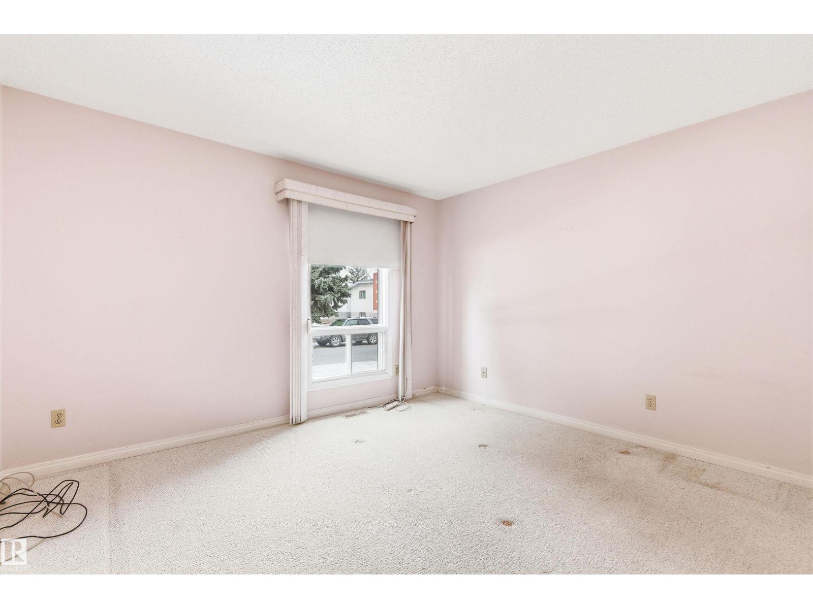 16303 111 ST NW, Edmonton