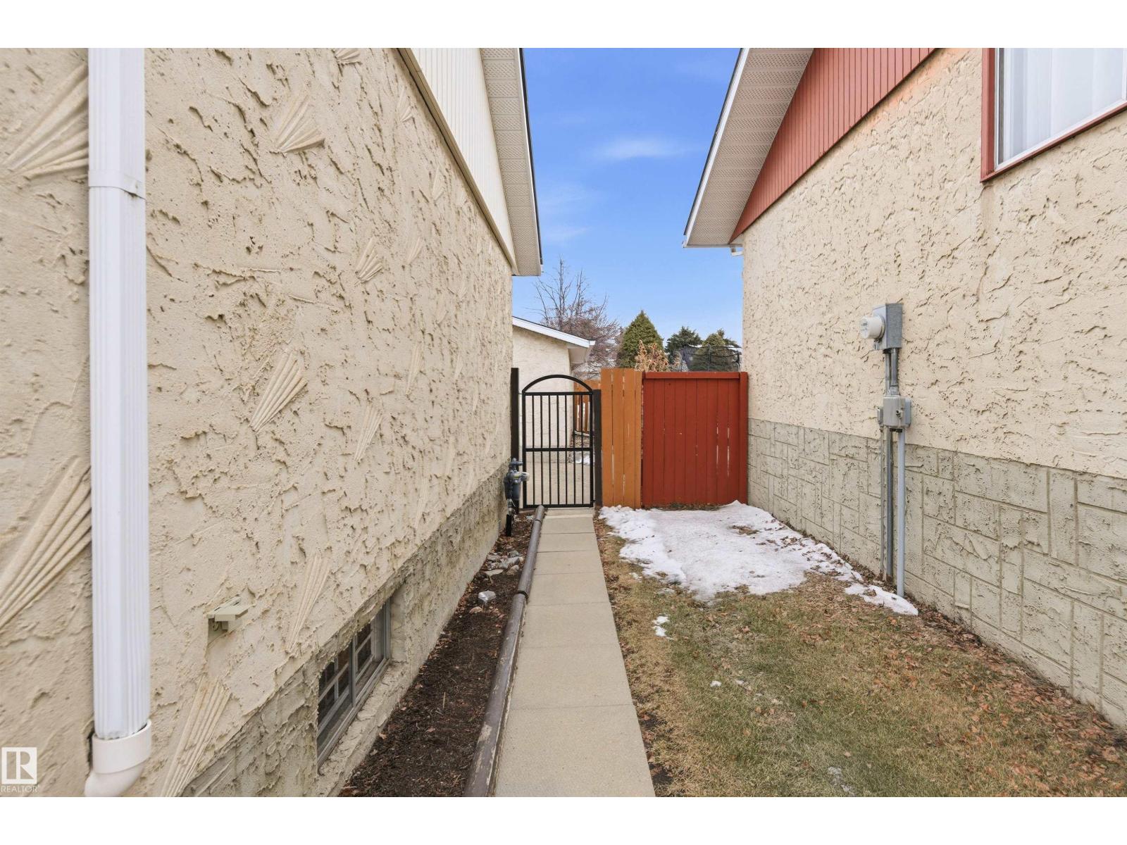 16303 111 ST NW, Edmonton