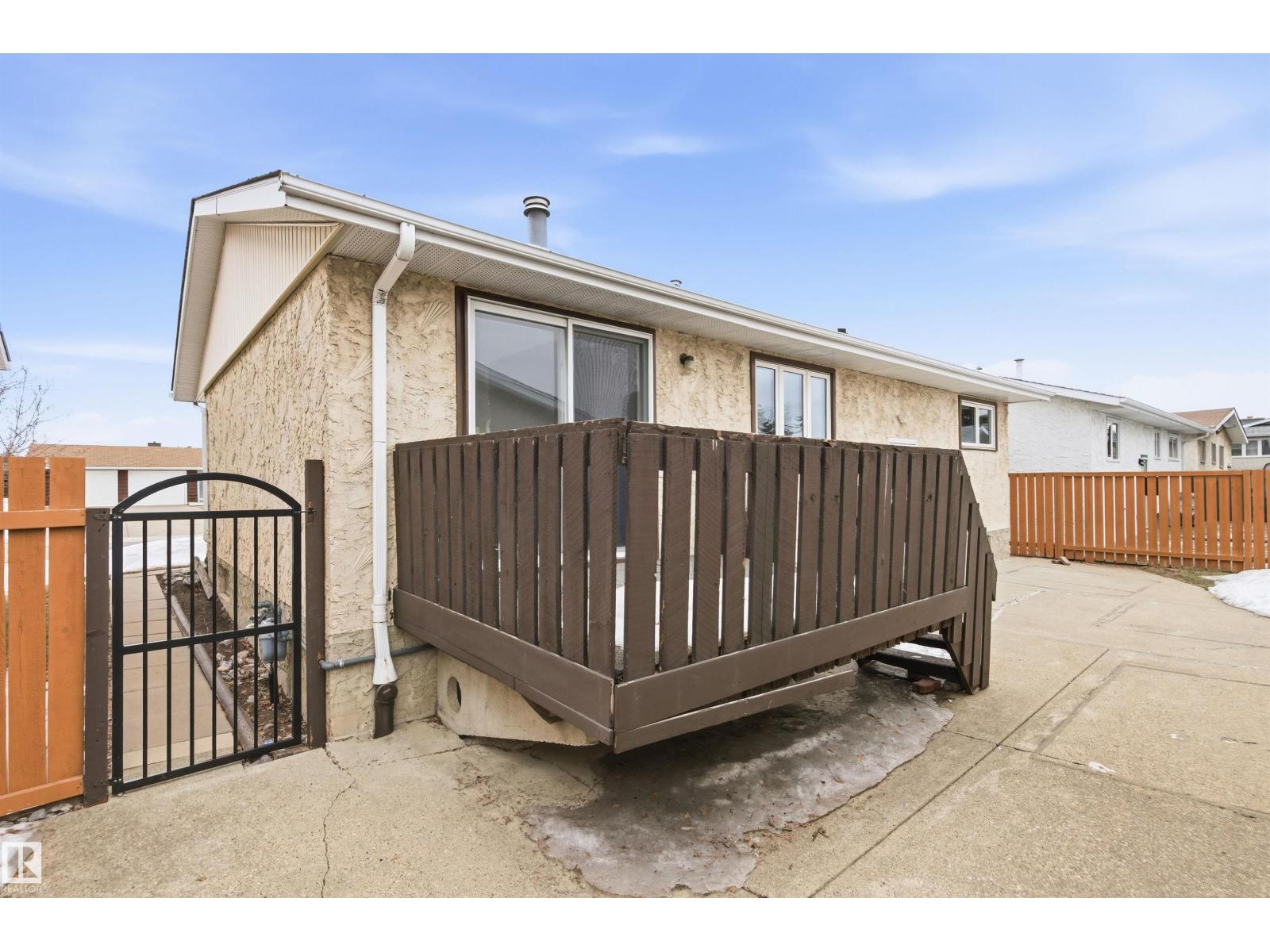 16303 111 ST NW, Edmonton